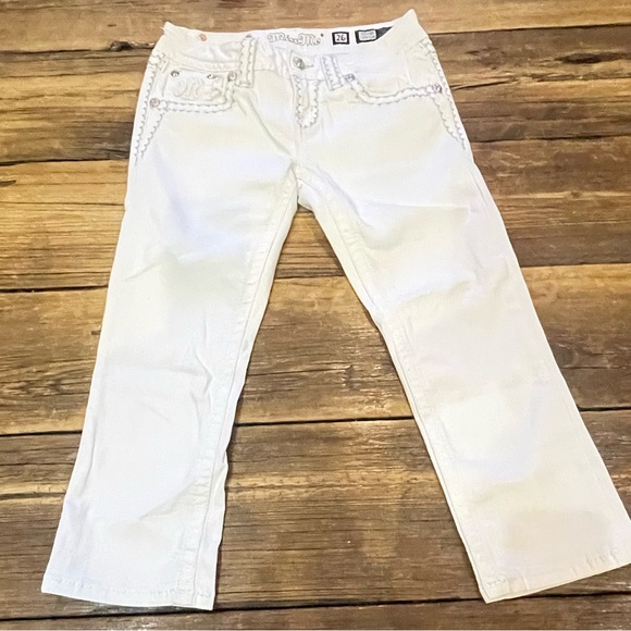 White Miss Me Denim Signature Cuffed Capri Jeans in Size 26 - Picture 2 of 9
